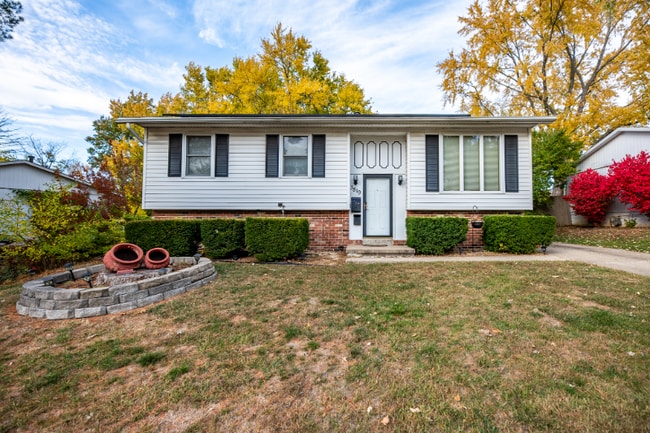 Building Photo - 3819 W Warwick Dr