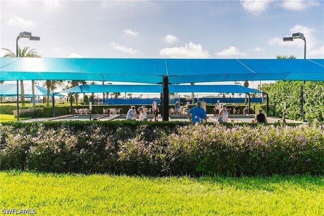 Foto del edificio - 6168 Harmony Dr
