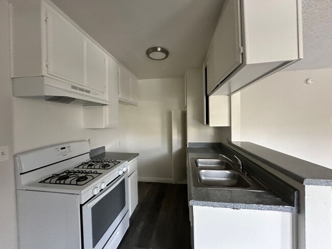 Building Photo - Lassen Carriage House LLC