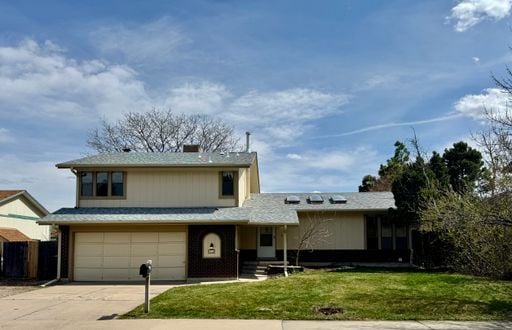 Building Photo - Beautiful 5 bedroom 2.5 bathroom home available NOW!!!