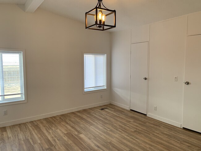 Foto del edificio - 3335 Fort Sanders Rd