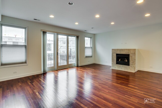Foto del edificio - 1238 N Milwaukee Ave