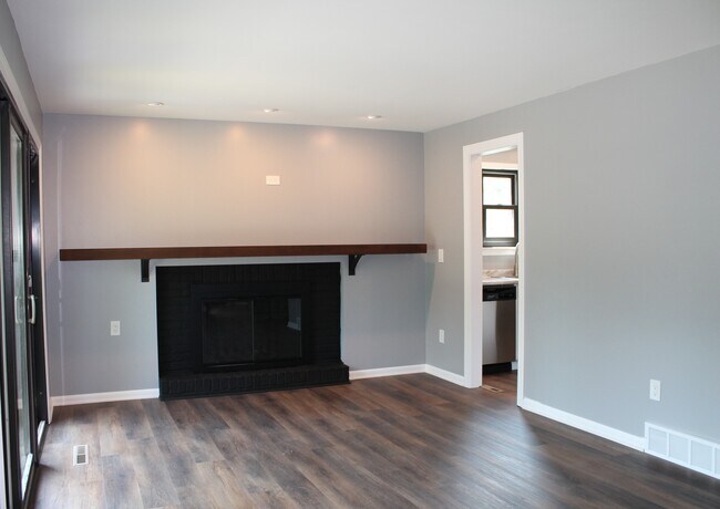Foto del edificio - 238 Woodbridge Dr
