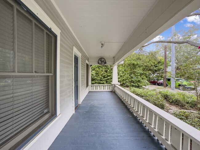 Building Photo - 226 9th Ave N