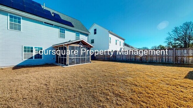 Building Photo - 3-Bed Home with Bonus Room, Home Office , Screened Porch  and Community Pool!