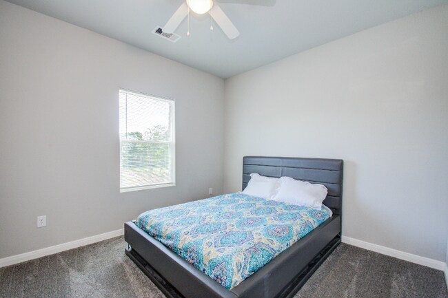 Foto del edificio - 3510 Oleander Ave