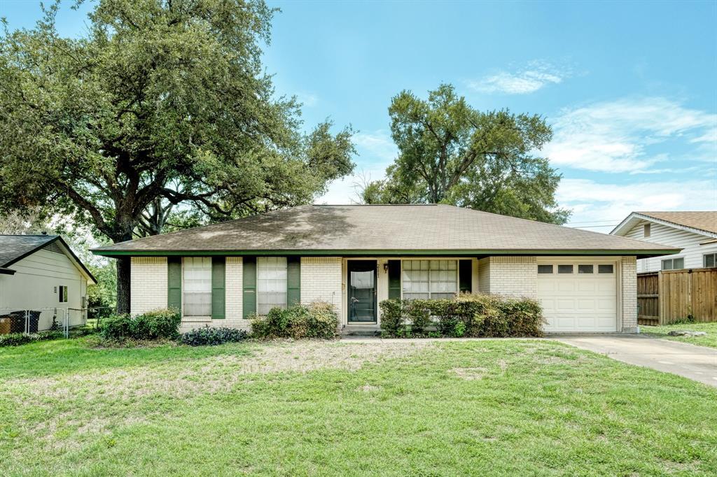 Foto principal - 2111 Falcon Hill Dr