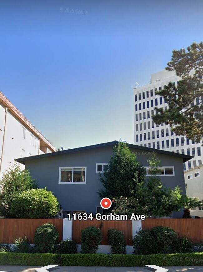 Foto del edificio - 11634 Gorham Ave