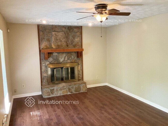 Foto del edificio - 8272 Blackfoot Trail