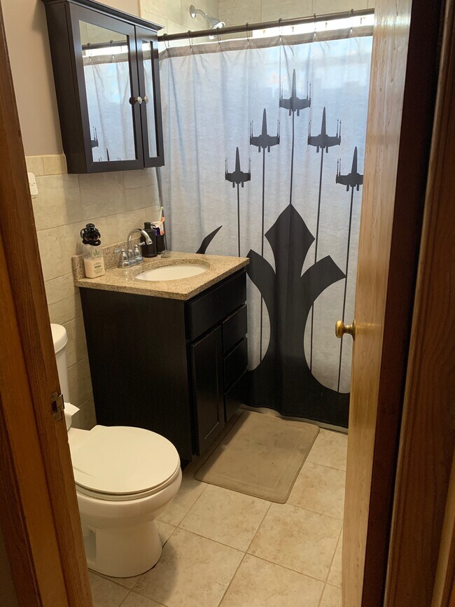 Foto del edificio - 6600 W Devon Ave