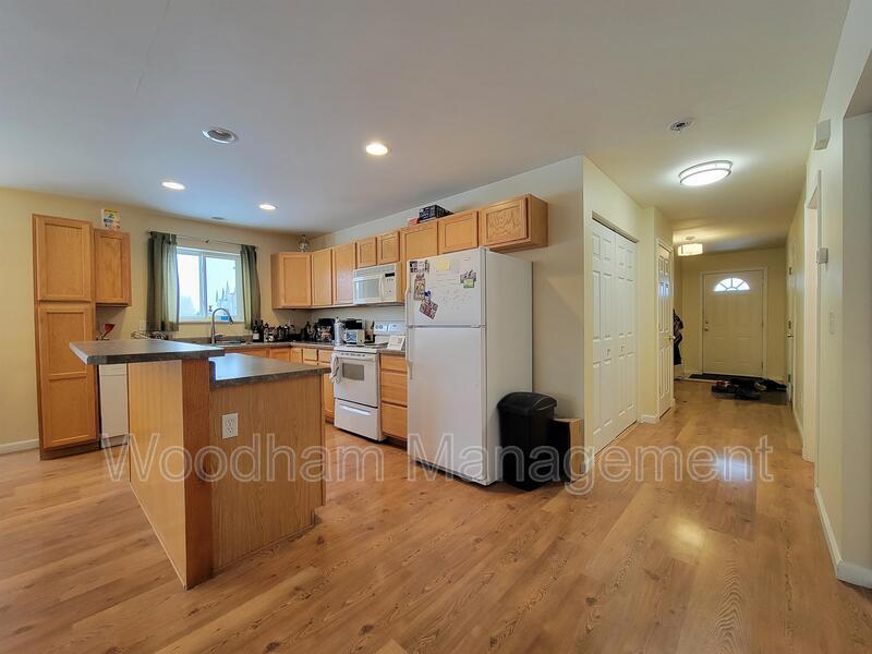 Primary Photo - 184 Droulliard Ave