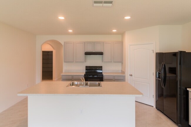 Foto del edificio - 462 St Georges Cir