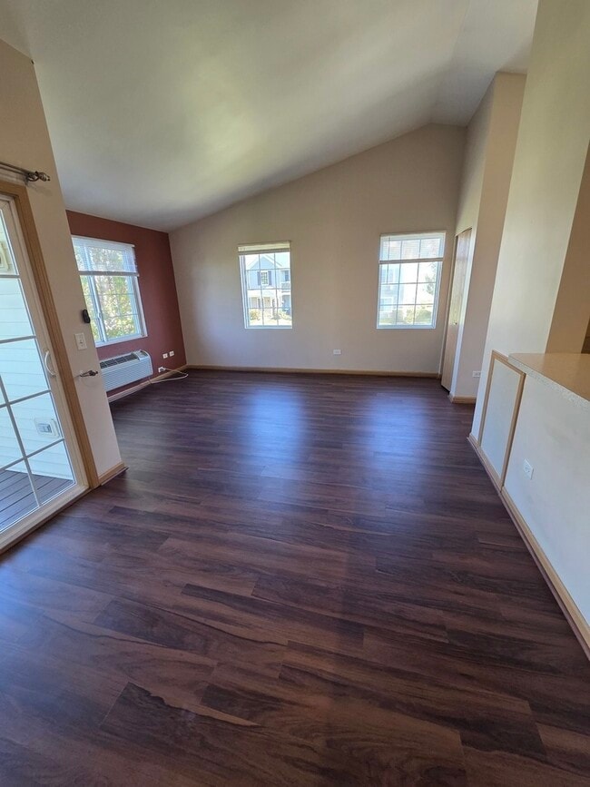 Foto del edificio - 2125 Silverstone Dr