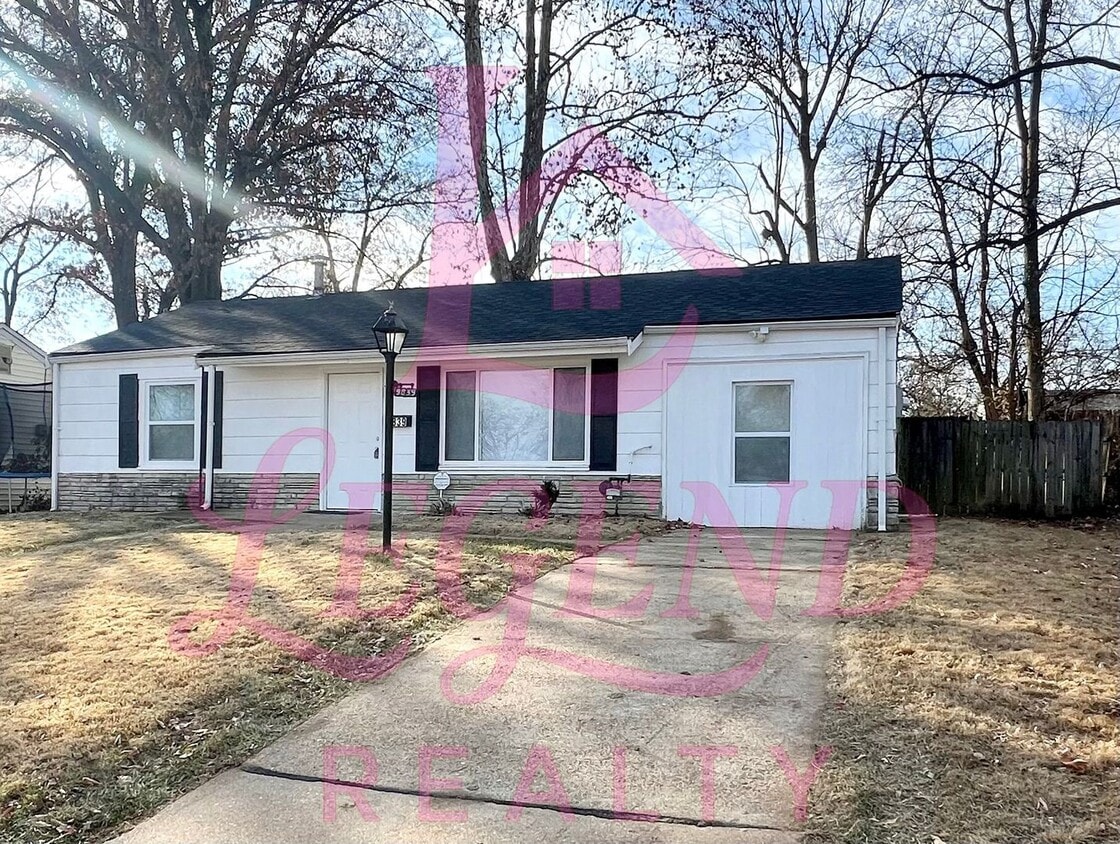 Primary Photo - Adorable 3 Bedroom 1 Bathroom Home!