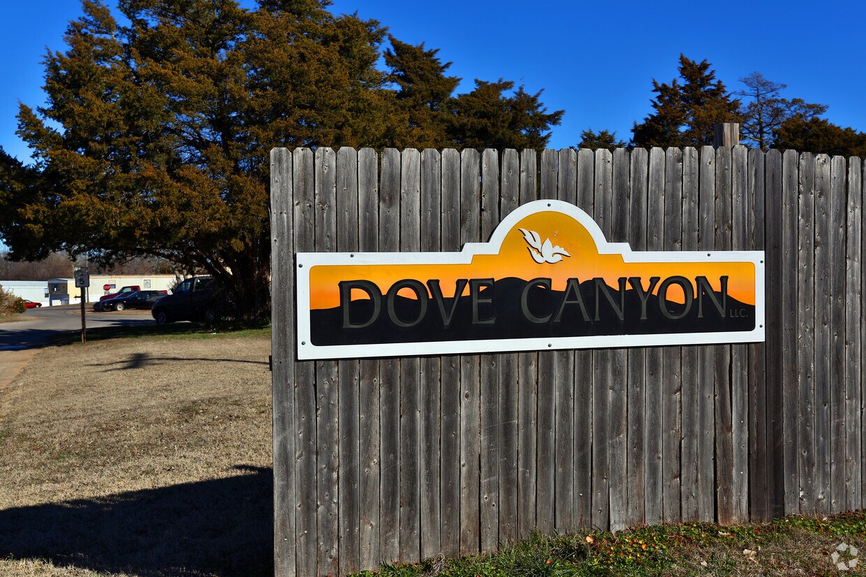 Dove Canyon Apartments in Noble, OK