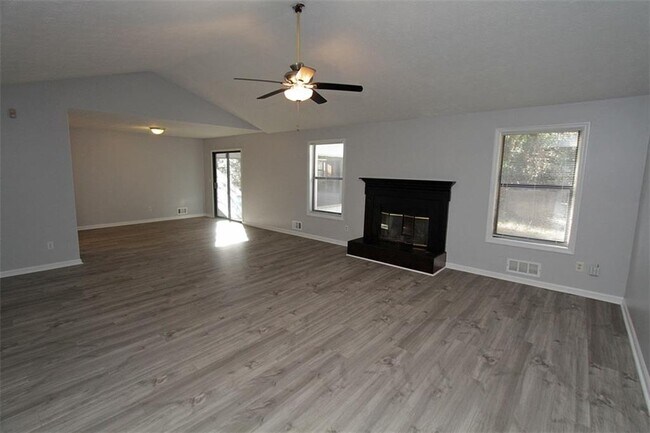 Building Photo - 4505 Susans Way