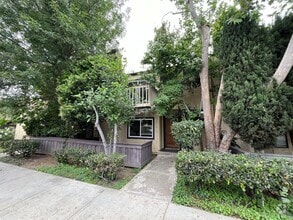 Building Photo - 17440 Vanowen St