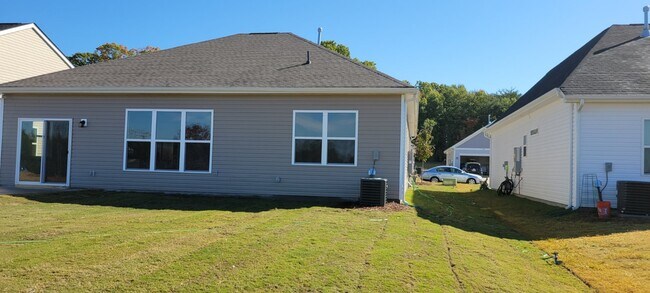 Building Photo - 7395 Latham Wy