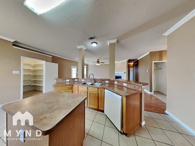 Foto del edificio - 5505 Stonemoss Dr