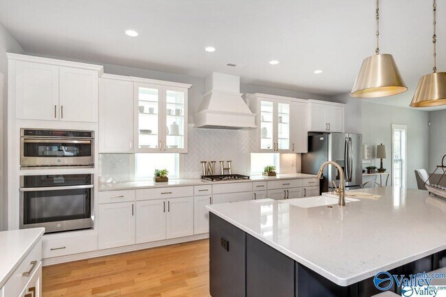 Foto del edificio - 6604 Waxwood Dr