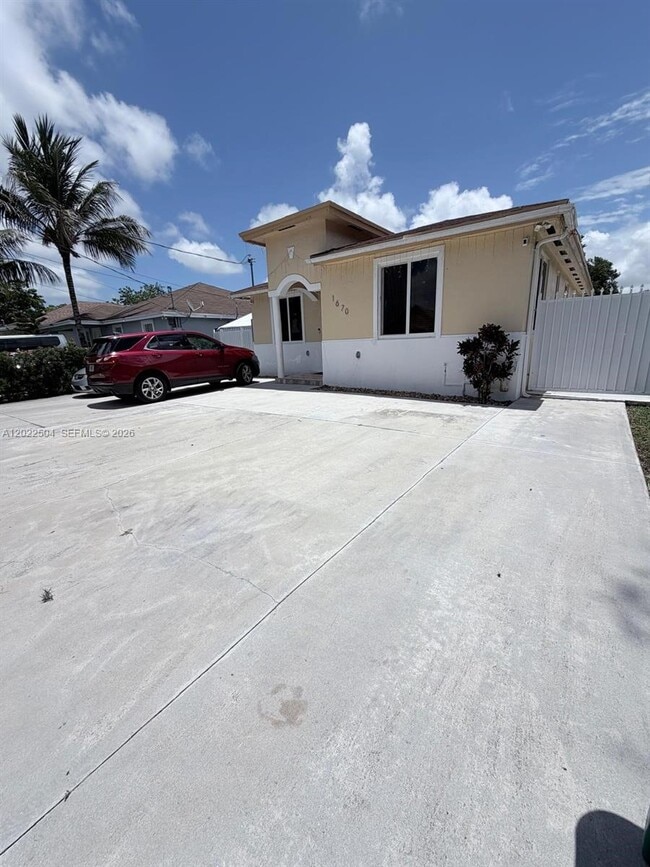 Building Photo - 1670 NW 73rd St