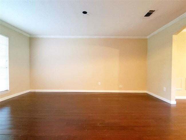 Building Photo - 5810 W Bellfort Blvd