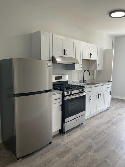 Primary Photo - 126 Center St