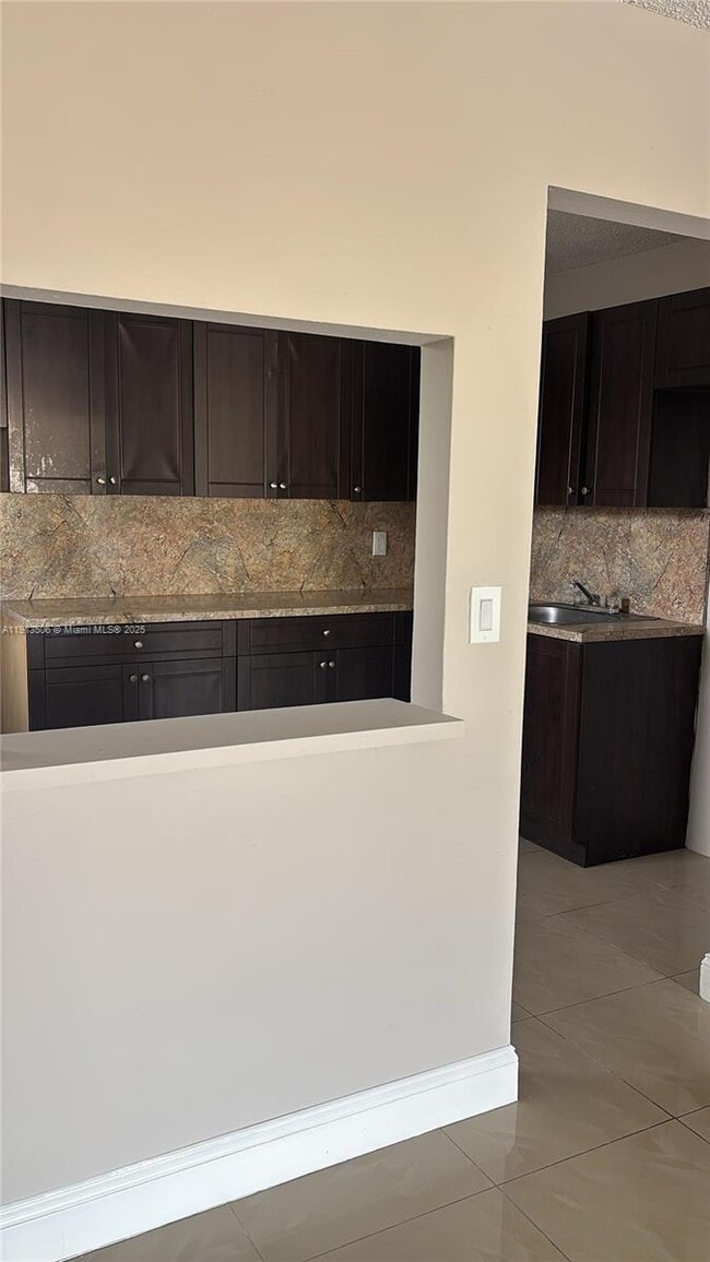 Foto del edificio - 13725 NE 6th Ave