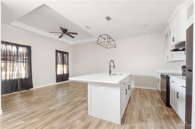 Foto del edificio - 437 W 5th St