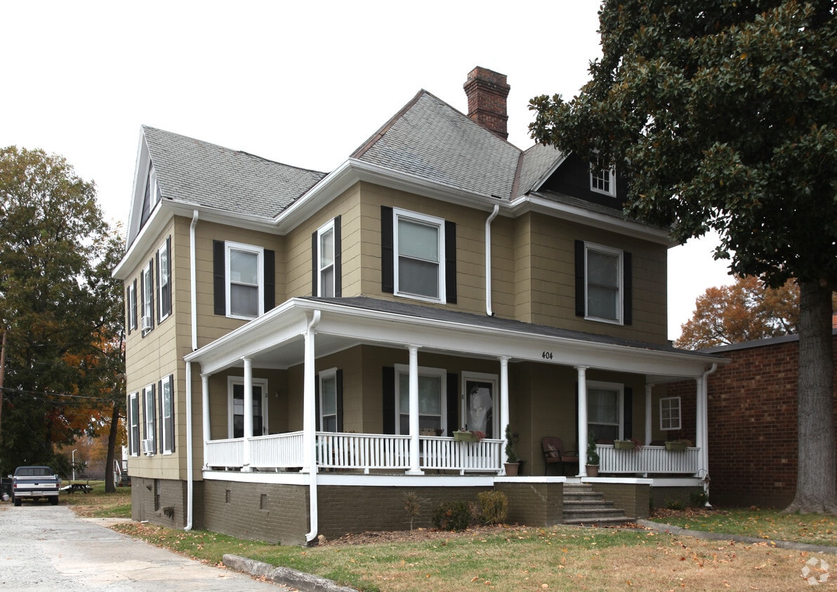 Building Photo - 404 Blandwood Ave