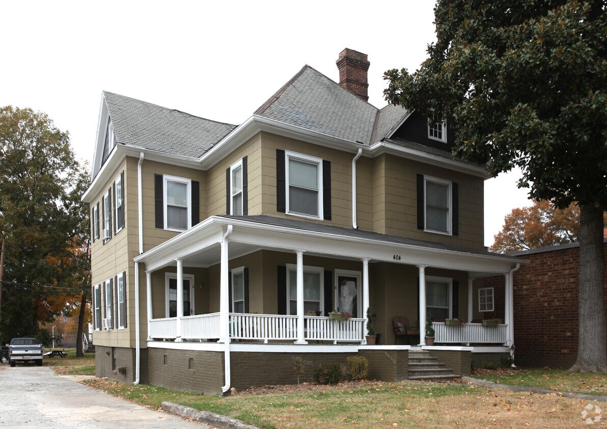 Foto del edificio - 404 Blandwood Ave