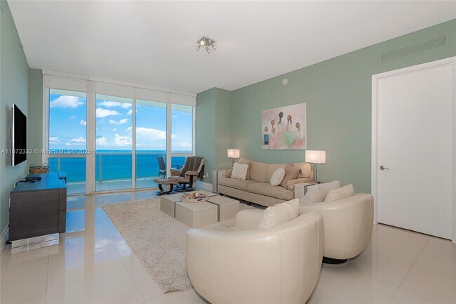 Building Photo - 16001 Collins Ave