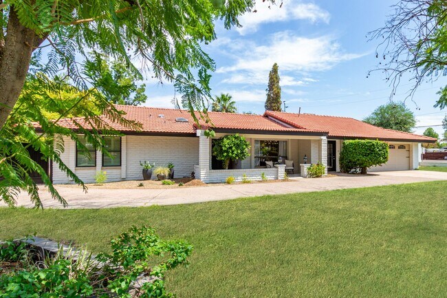 Foto del edificio - 5 Bedroom 3 Bathroom Phoenix Home