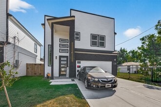 Building Photo - 7994 Kenton St