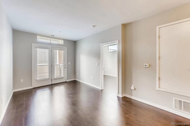 Foto del edificio - 3101 Blake St