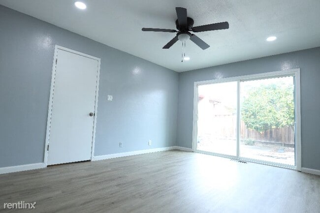 Foto del edificio - 3 br, 2 bath House - 3076 Chippenham Drive