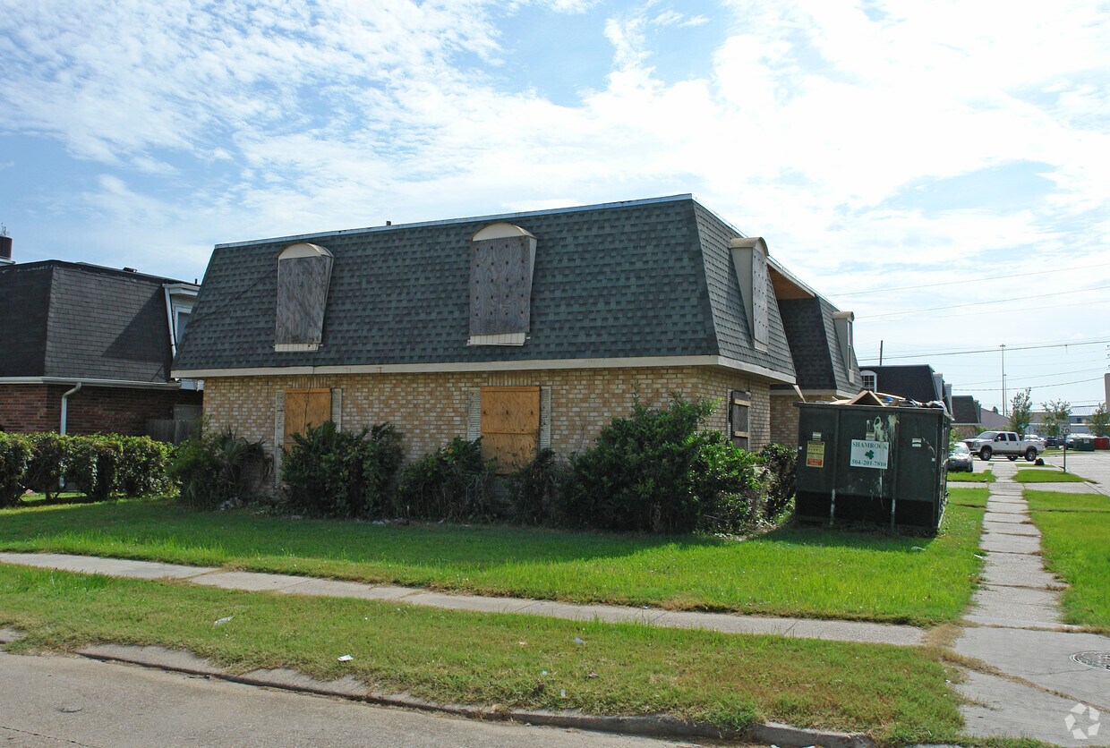Primary Photo - 2820 Houma Blvd