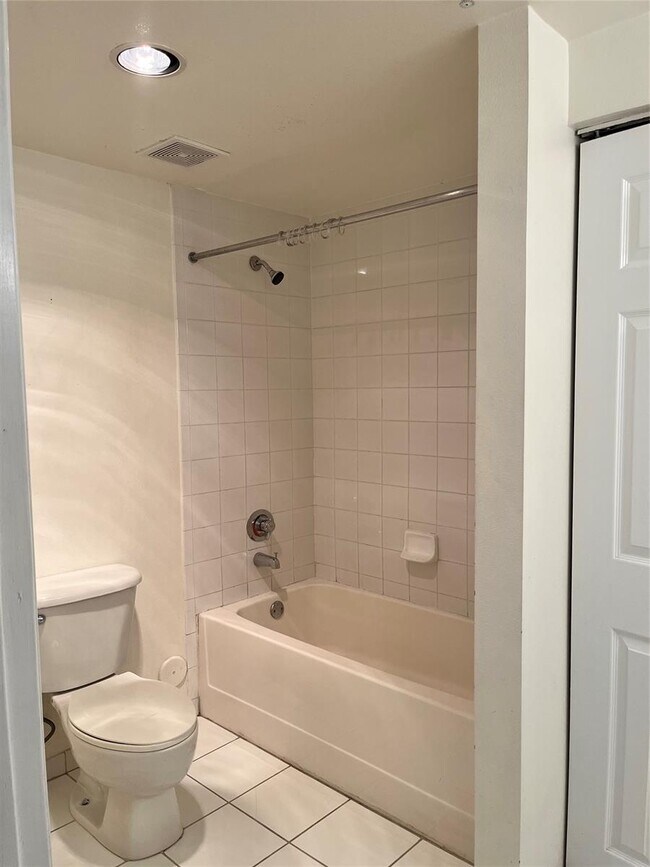 Building Photo - 2090 W Preserve Way