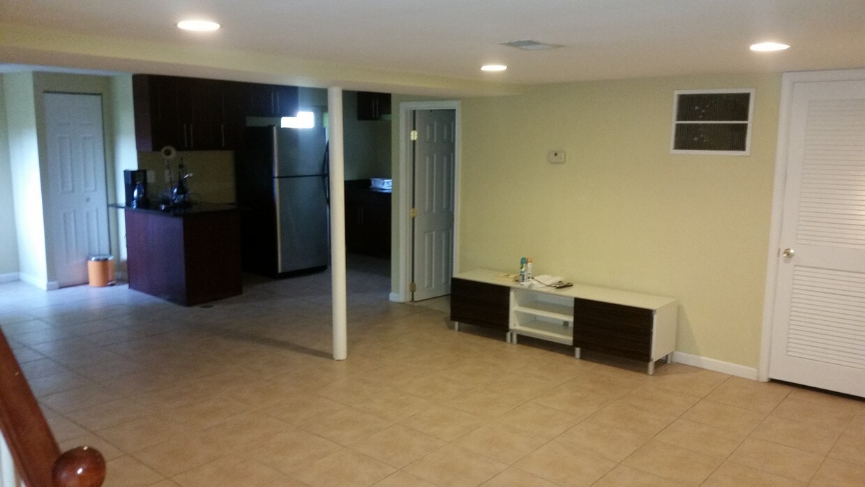 Living Area - 9521 Old Georgetown Rd