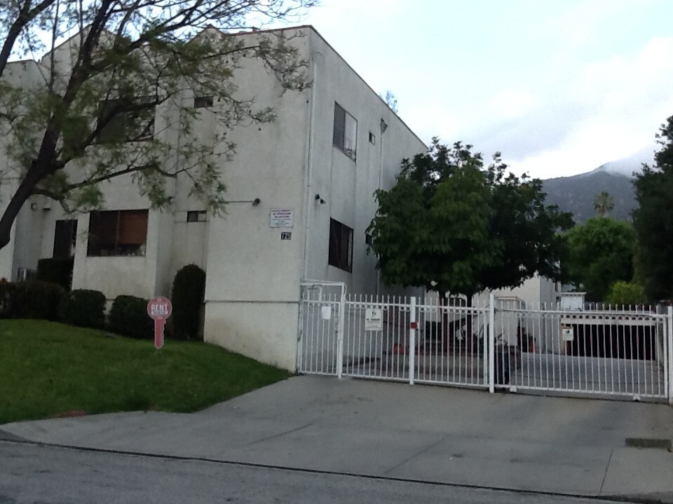 725 E Pine St Unit C, Altadena, CA 91001 Apartment for Rent in