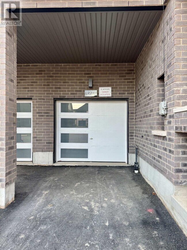 Photo du bâtiment - 3278 Crystal Dr