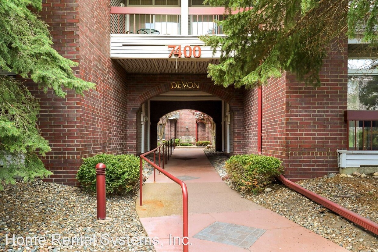 Primary Photo - 7400 Edinborough Way