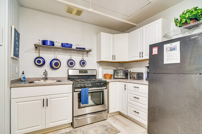 Foto del edificio - 1409 Maple St