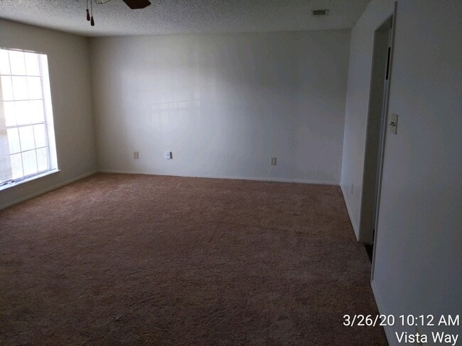 Photo - 221 Vista Way House