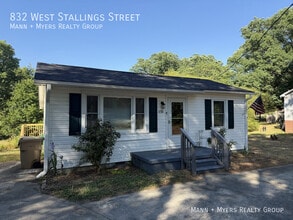 Building Photo - 832 W Stallings St