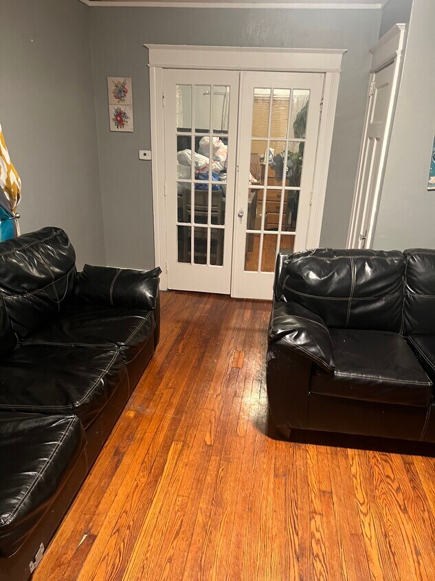 Foto principal - 243 Burrows St