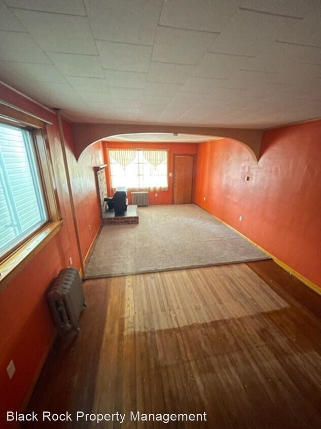 Primary Photo - 4 br, 1 bath House - 334 E Ludlow St