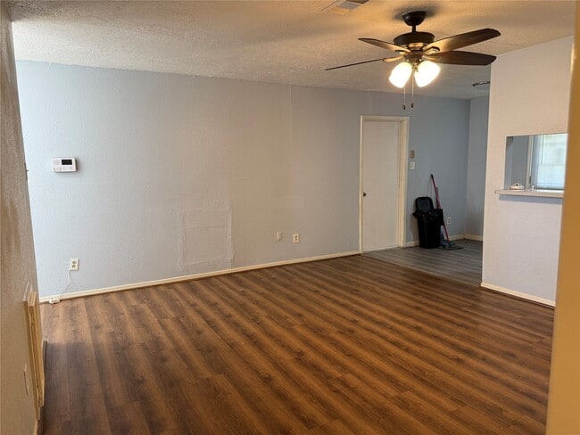 Building Photo - 3122 Trail Lake Dr