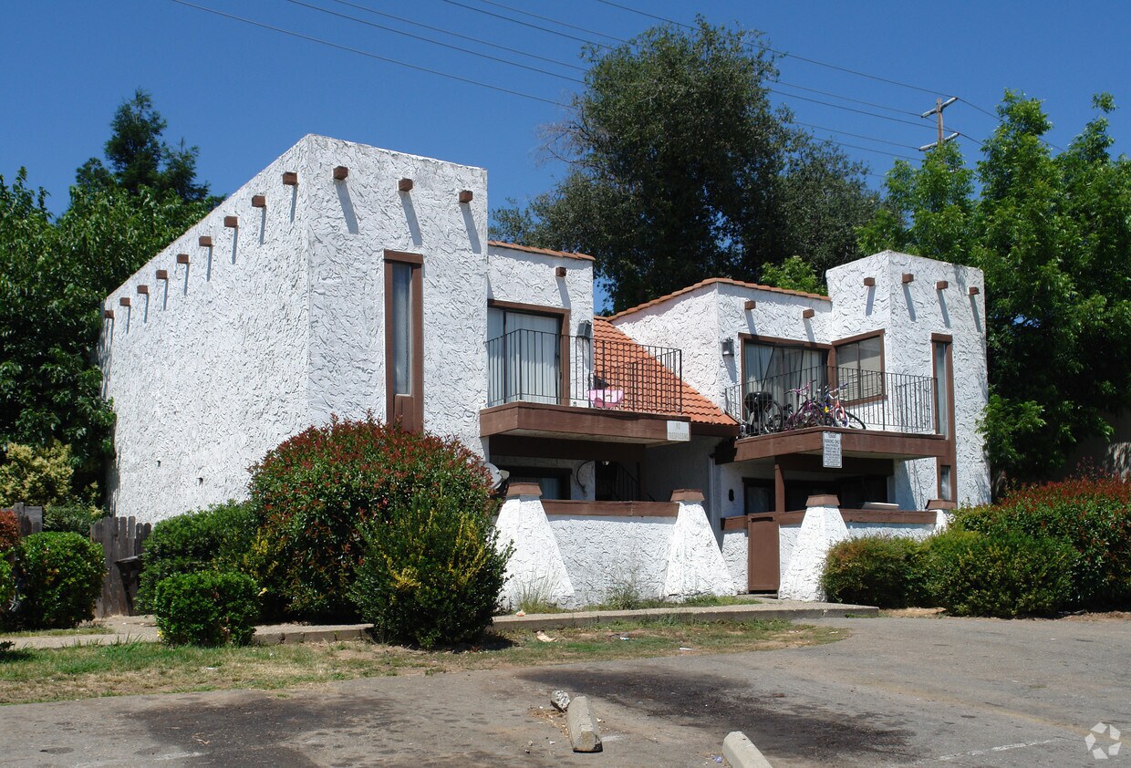 Foto del edificio - 7813 Sayonara Dr