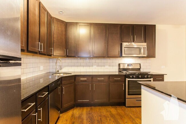Foto del edificio - 5062 N Winchester Ave